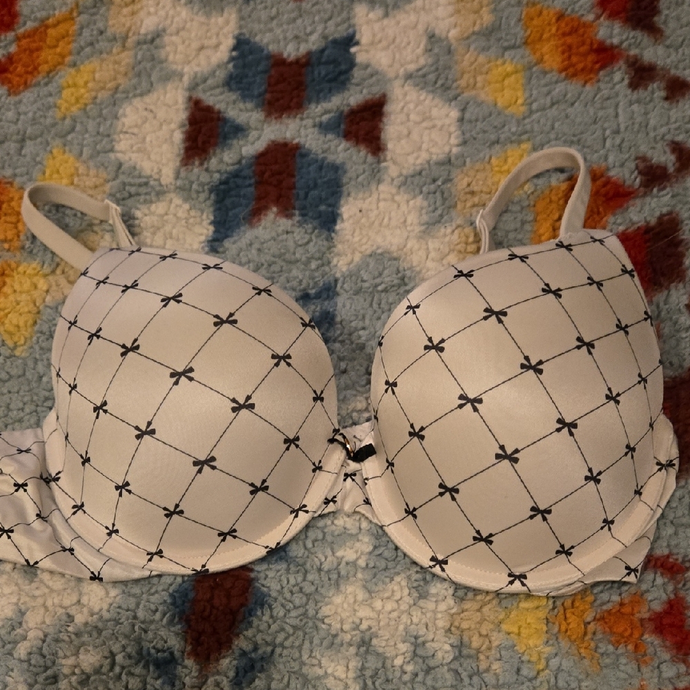 Body by Victoria Perfect Shape Push-Up Bra